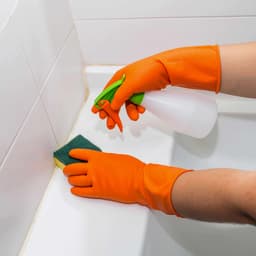 Restoring the exterior finish of a bathtub