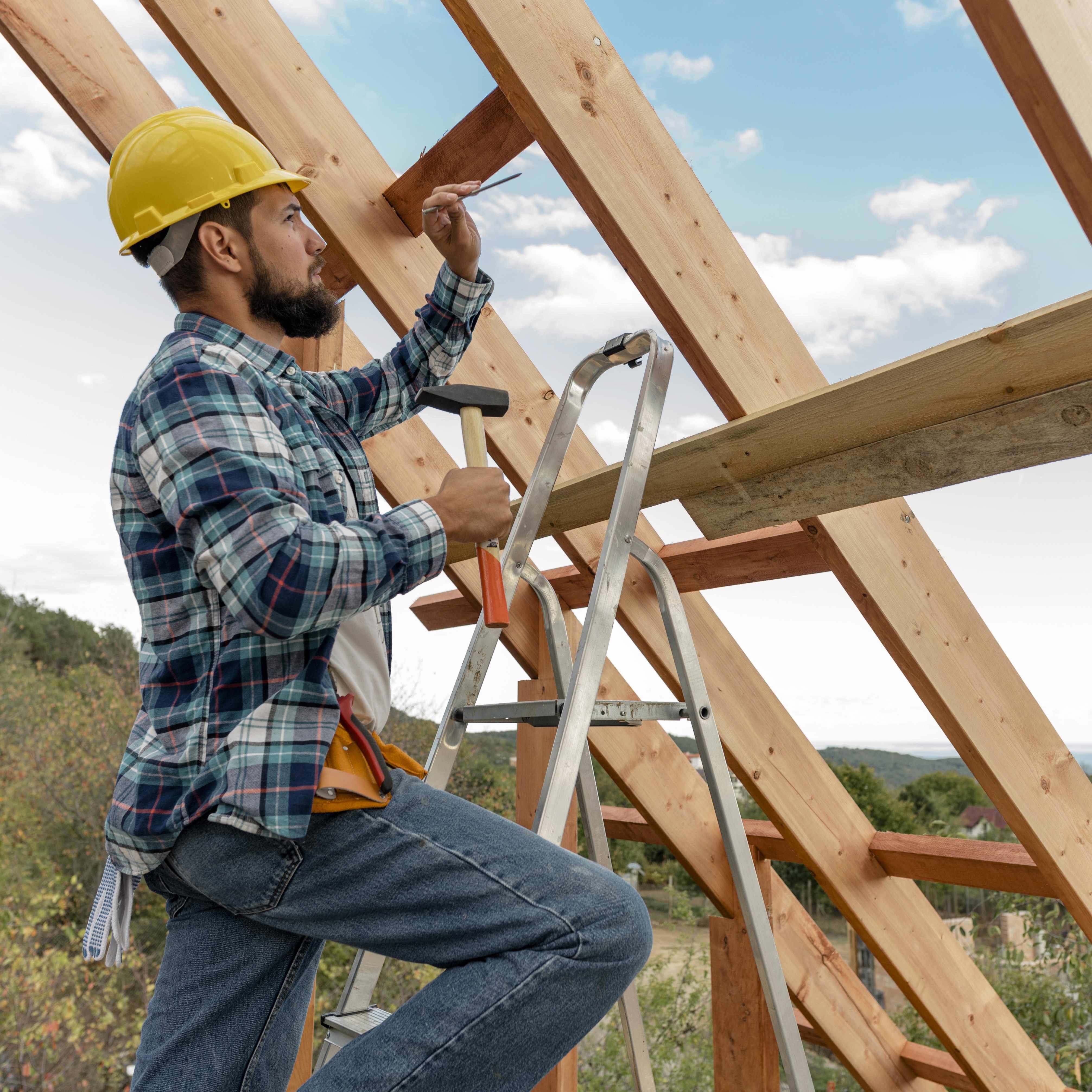 Clouer un nouveau lambris en planches