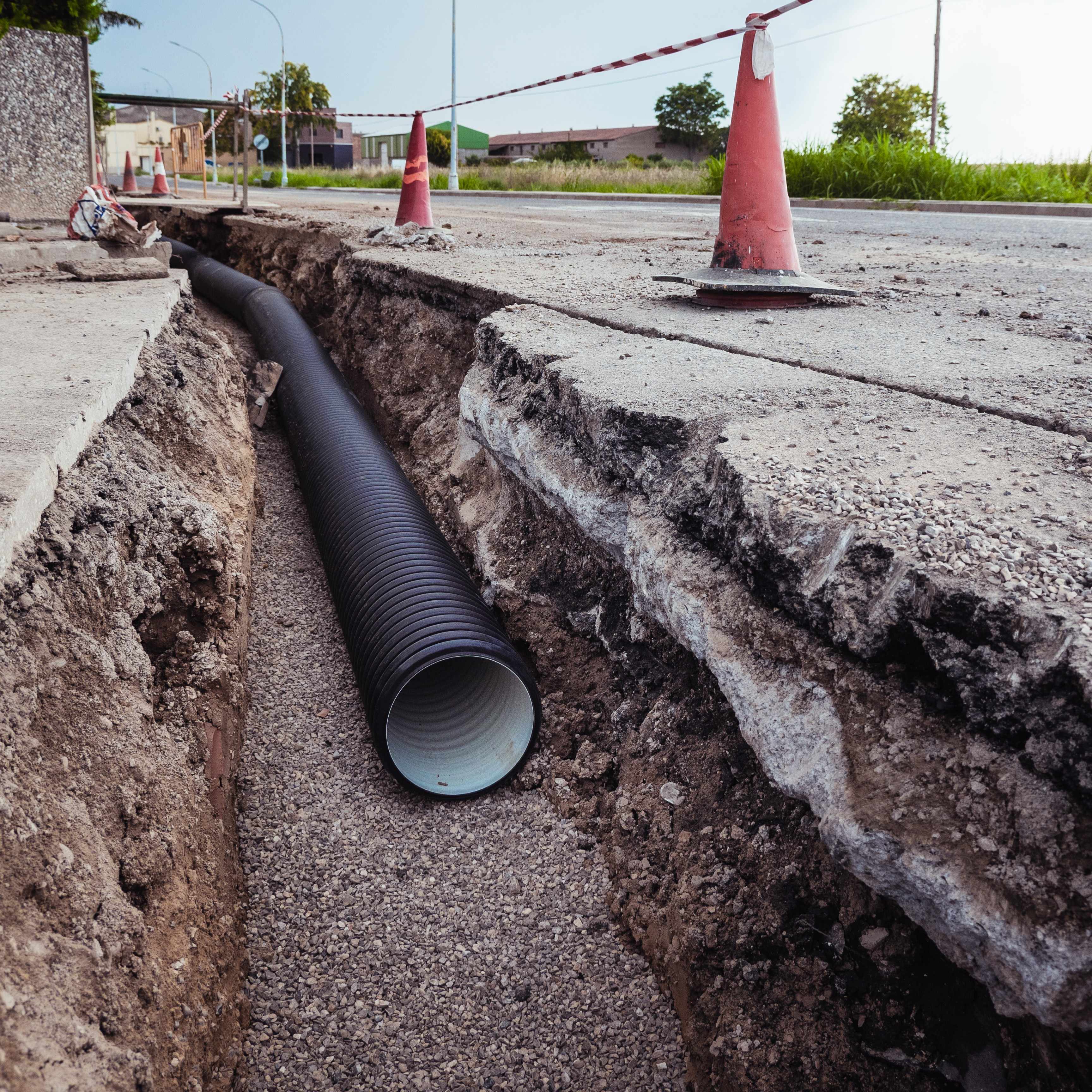 Laying of supply water supply pipe f32 /without excavation/