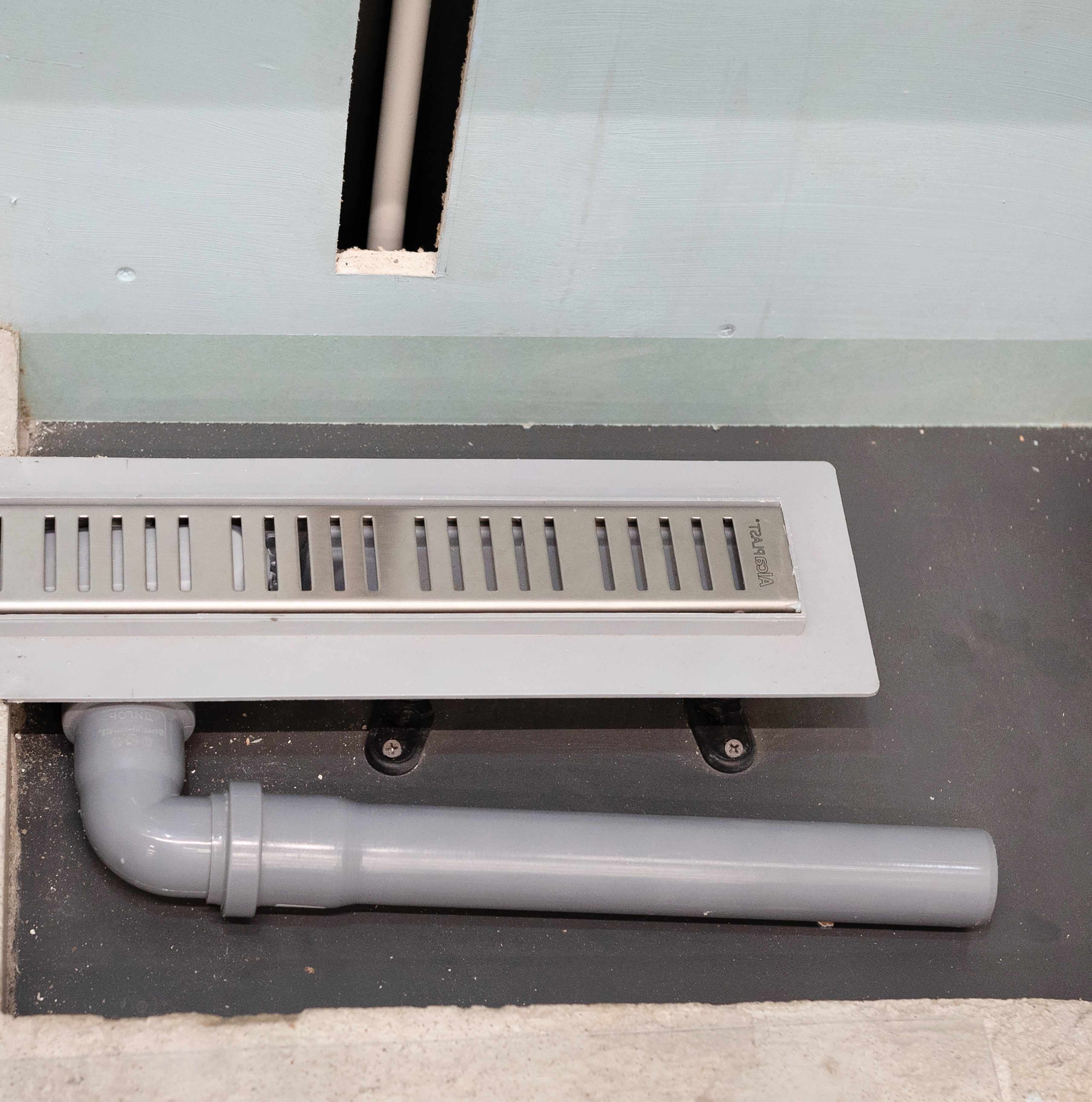 Installation d'un siphon linéaire