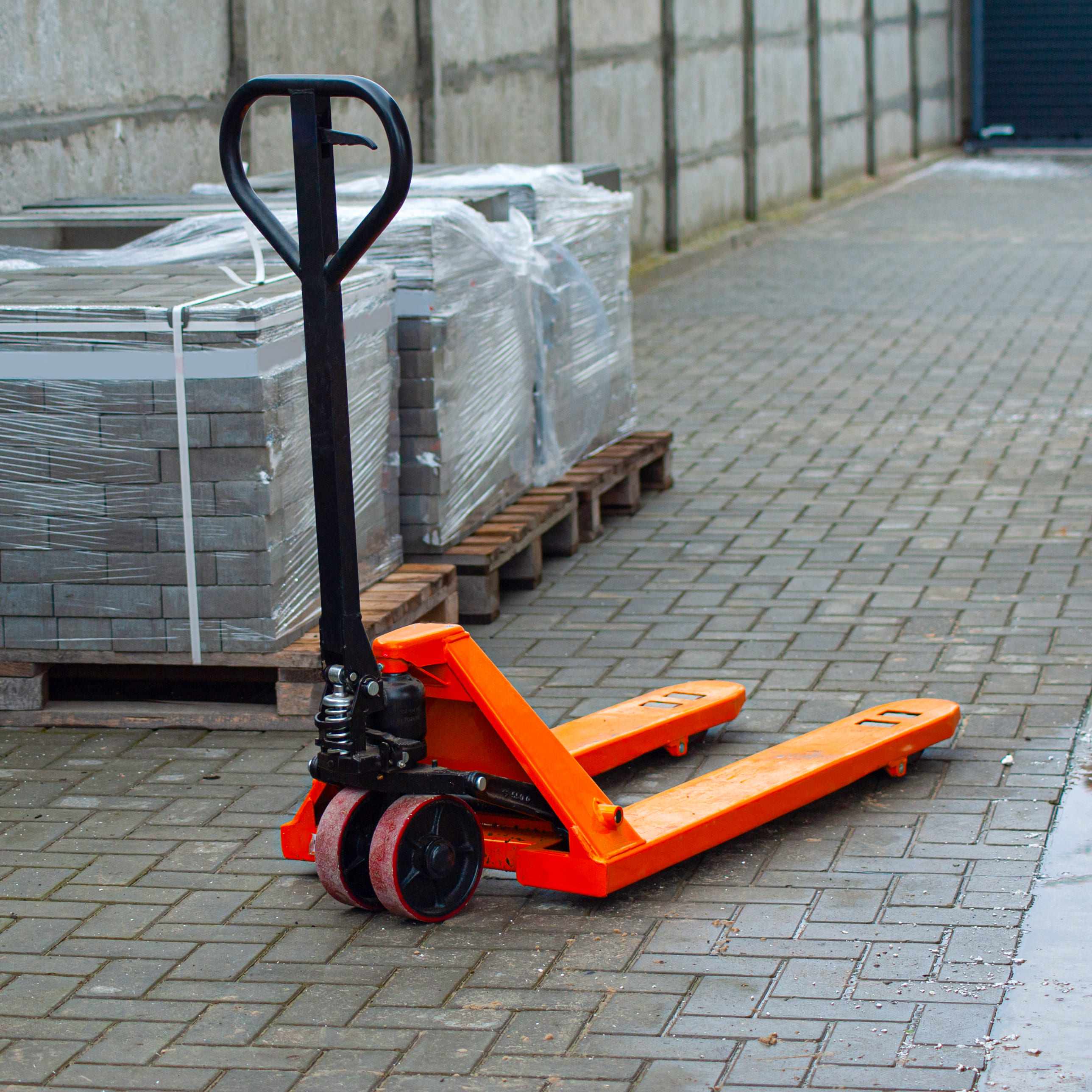 Pallet truck rental