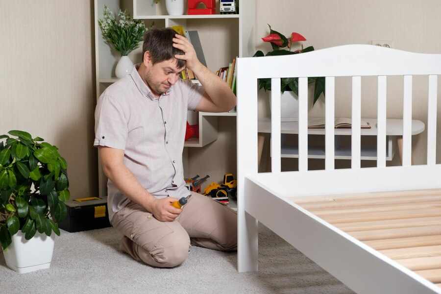 Сглобяване на детско легло