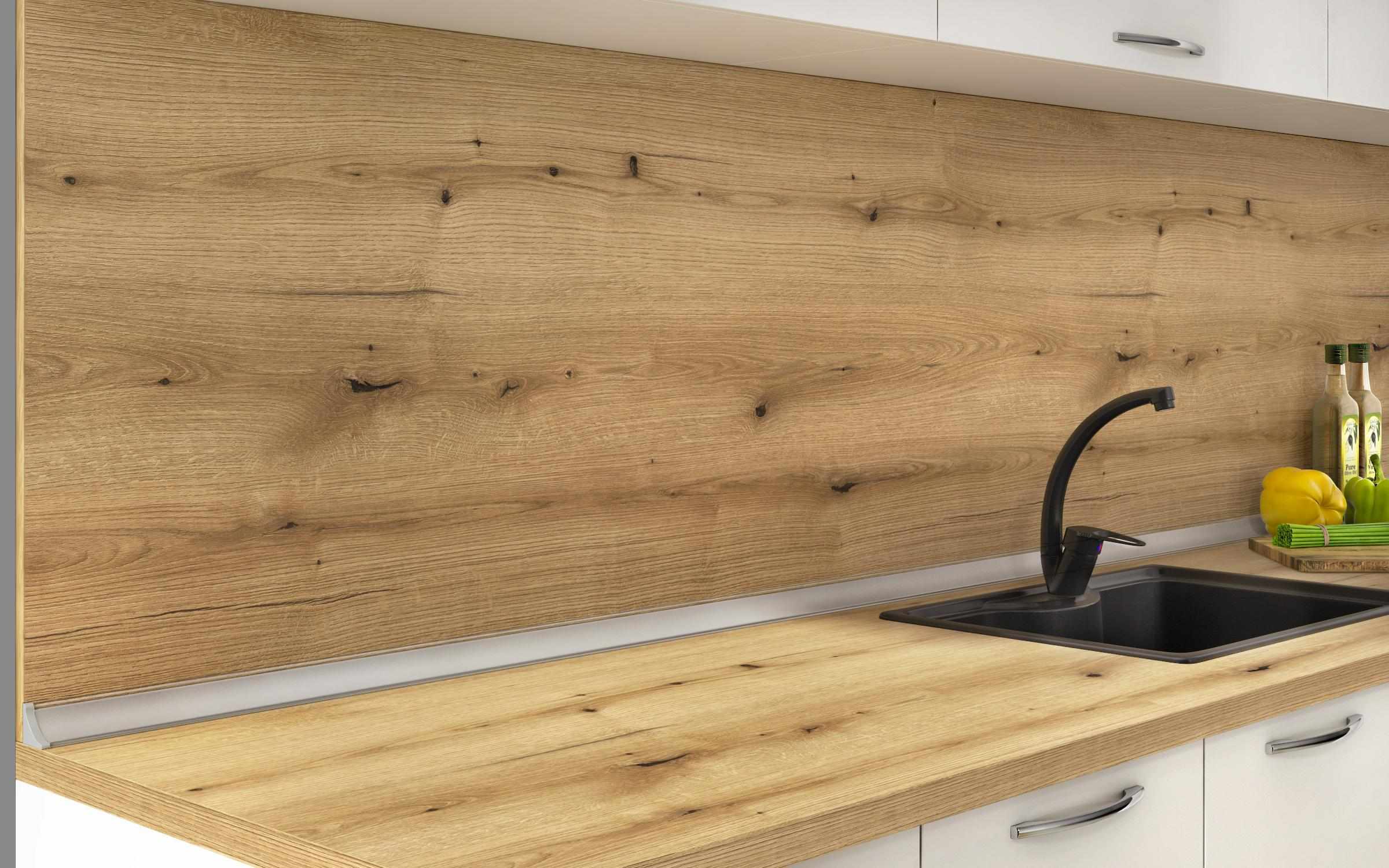 Installazione del pannello per cucina